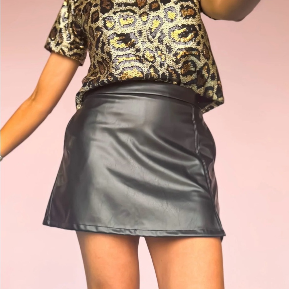 Chic Faux Black Leather Skort